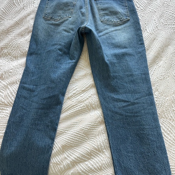 Ladies straight leg GAP jeans - Picture 2 of 6